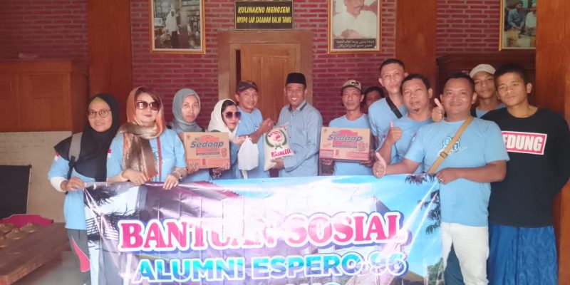 Bantuan Sosial Alumni Espero 96 Di Pondok Roudlotun Nasyin Ash Siddiqiyyah Desa Dadapan