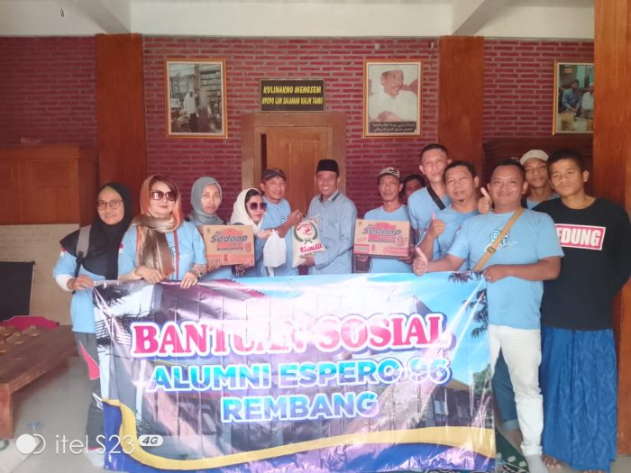 Bantuan Sosial Alumni Espero 96 Di Pondok Roudlotun Nasyin Ash Siddiqiyyah Desa Dadapan