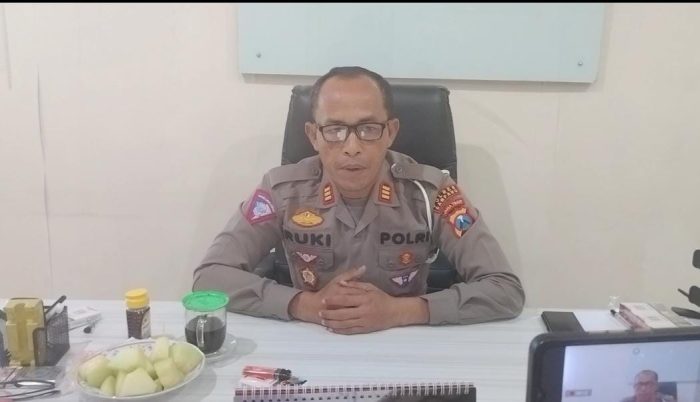 Antisipasi Kemacetan Di Jrengik, Satlantas Polres Sampang Berikan Jalan Alternatif