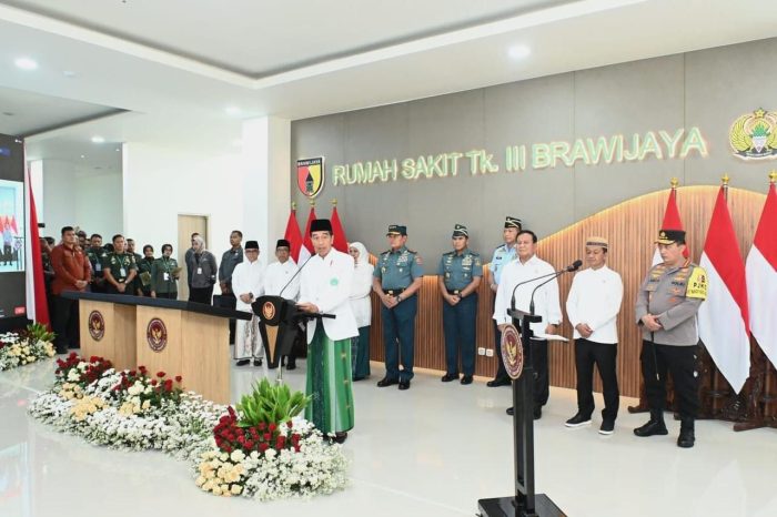 Panglima TNI Mendampingi Presiden RI Joko Widodo Resmikan RSAD Tingkat III dan RSAL TK. II di Surabaya