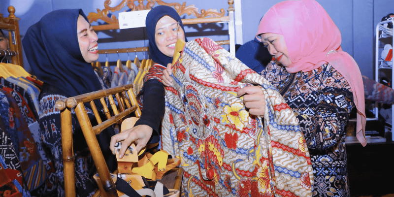 Gubernur Khofifah Ajak Masyarakat Lestarikan Batik Khas Jawa Timur