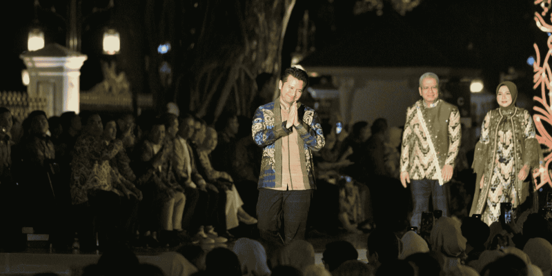 Jalan Di Runway Gelaran Istana Berbatik, WAGUB Emil: Batik Tidak Bisa Direplika Oleh AI