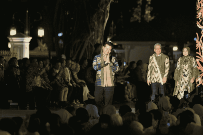 Jalan Di Runway Gelaran Istana Berbatik, WAGUB Emil: Batik Tidak Bisa Direplika Oleh AI