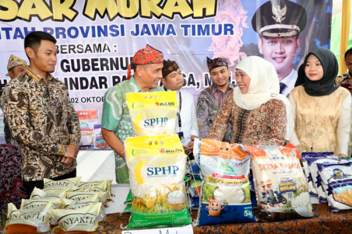 Gubernur Khofifah Gelar Pasar Murah Dan Salurkan Bantuan Di Tuban