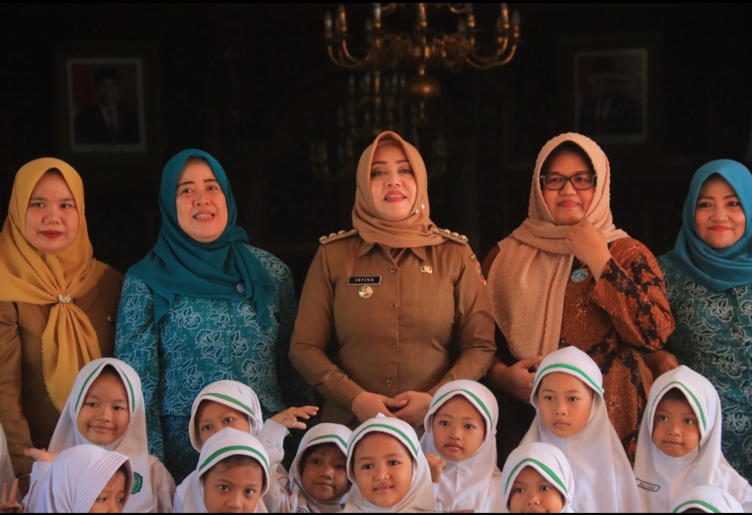 Bupati Mojokerto Kenalkan Profesi Kepala Daerah Pada Siswa TK Sunan Ampel Sidomulyo