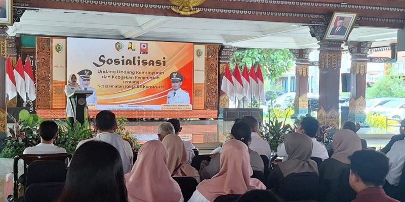 Bupati Ikfina Buka Sosialisasi UU Keinsiyuran Dan Keselamatan Kerja K3 Konstruksi