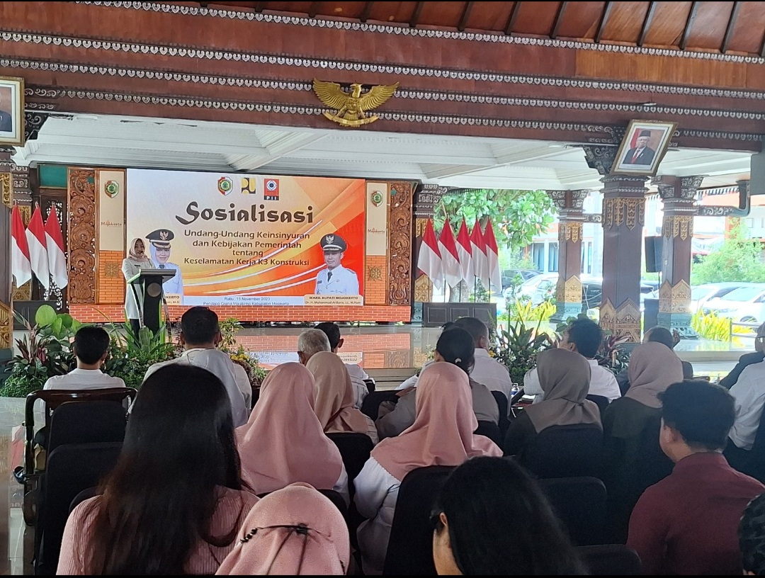 Bupati Ikfina Buka Sosialisasi UU Keinsiyuran Dan Keselamatan Kerja K3 Konstruksi