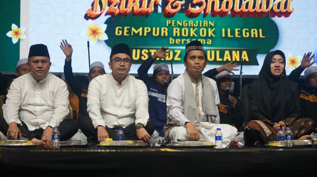Pemkab Mojokerto Gelar Dzikir Dan Sholawat Bersama Ustadz Maulana