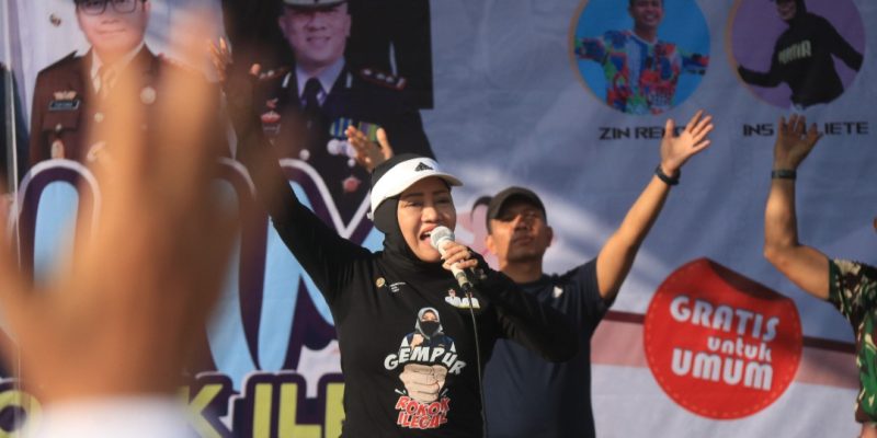 Gelar Senam Sehat, Bupati Ikfina Ajak Masyarakat Perangi Rokok Ilegal