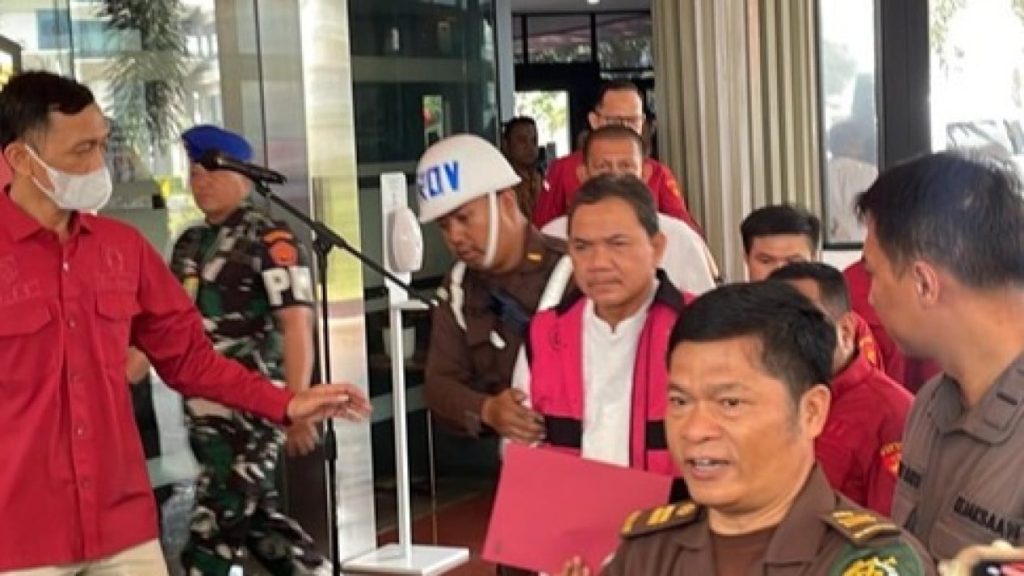 Achsanul Qosasi Anggota BPK Jadi Tersangka Ke 16 Kasus Korupsi Menara BTS.