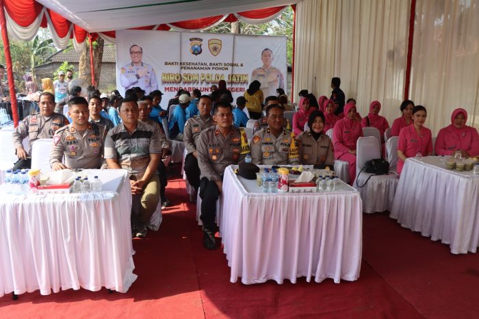 Polri Mengabdi Untuk Negeri, Polres Pasuruan Gelar Bakti Kesehatan, Bakti Sosial, dan Penanaman Pohon