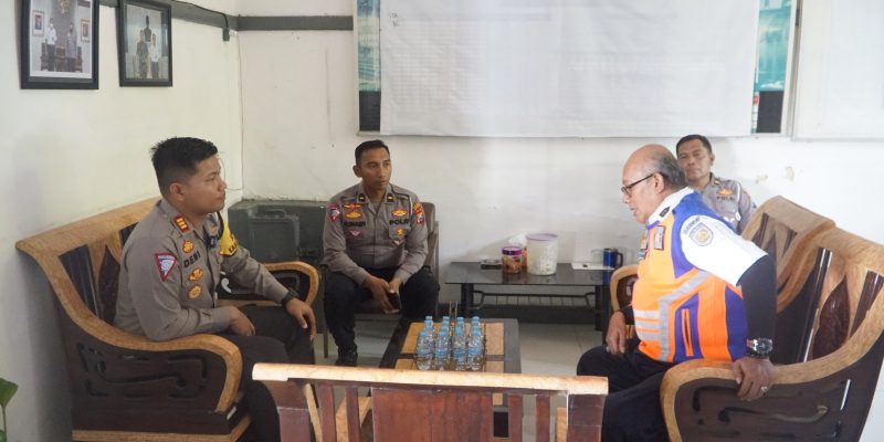 Kurangi Kejadian Kecelakaan Kereta Api, Kasat Lantas Polres Pasuruan Melaksanakan Koordinasi