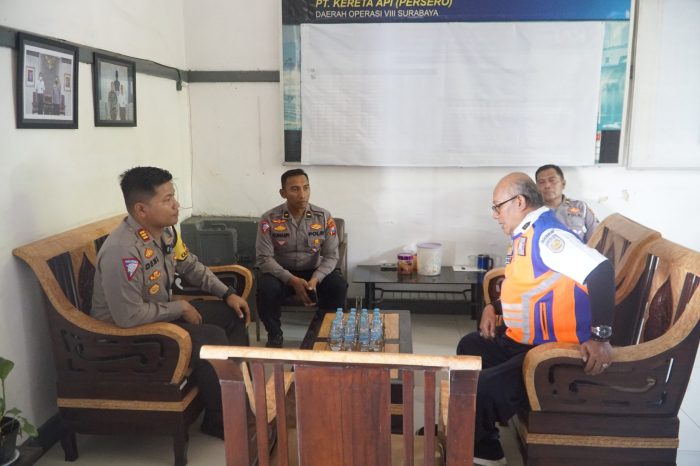 Kurangi Kejadian Kecelakaan Kereta Api, Kasat Lantas Polres Pasuruan Melaksanakan Koordinasi