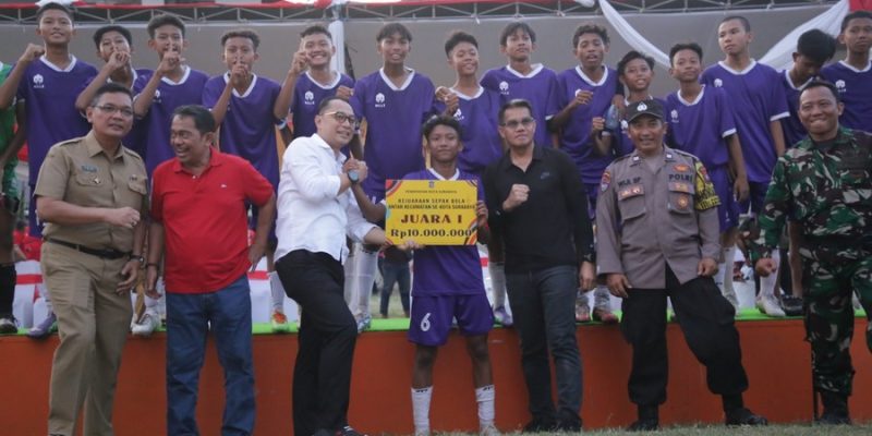 Wali Kota ERI Resmi Tutup Turnamen Sepak Bola Antar Kecamatan