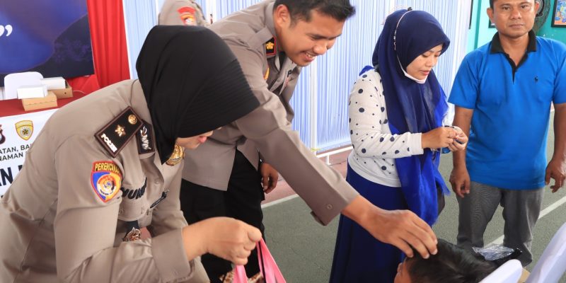Senyum Bahagia Anak – Anak Usai Mengikuti Khitan Gratis Polres Malang