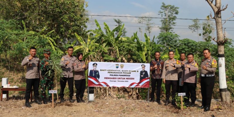 Peduli Lingkungan Polres Ponorogo Tanam Ratusan Bibit Pohon Di Slahung