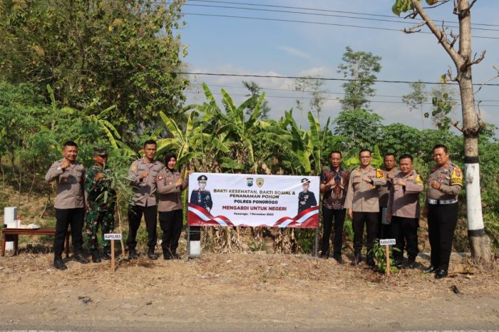 Peduli Lingkungan Polres Ponorogo Tanam Ratusan Bibit Pohon Di Slahung