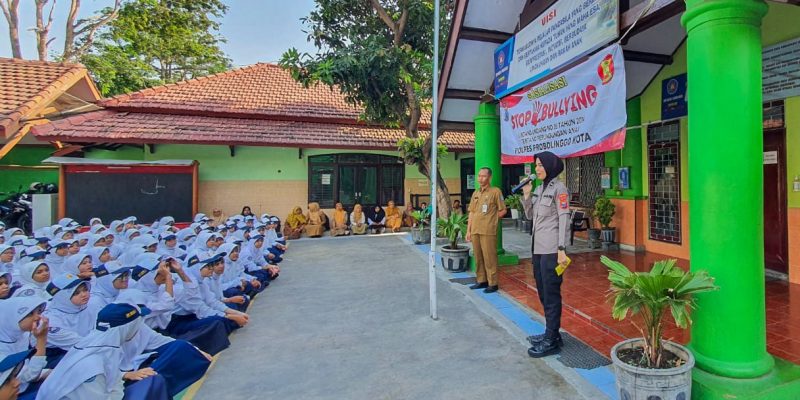 Kunjungi Sekolah, Polres Probolinggo Kota Sosialisasikan Perlindungan Anak