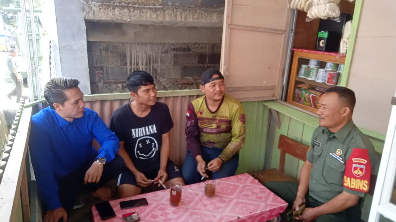 Babinsa Manfaatkan Warung Kopi, Sebagai Media Komsos Dengan Warga Binaan
