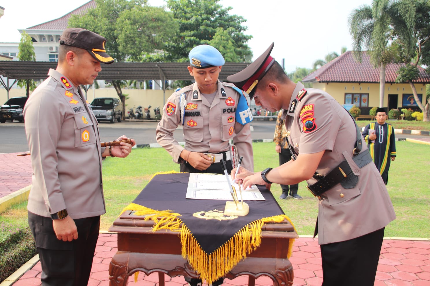 Kapolres Pimpin Upacara Sertijab Kasat Lantas Polres Pekalongan