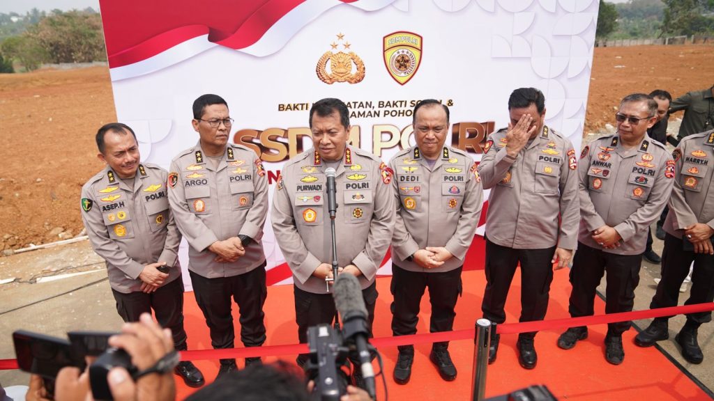 SSDM Polri Gelar Bakti Sosial, Bakti Kesehatan dan Tanam Pohon