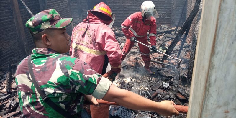 Saripah Menangis, Rumahnya Hangus Dilalap Sijago Merah