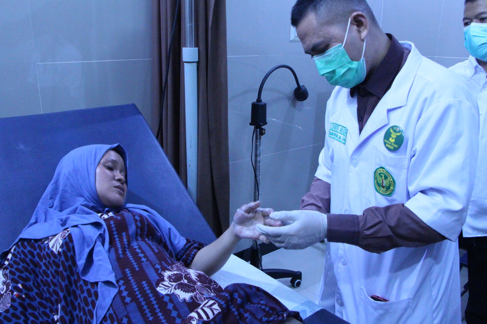 Rumkit Bhayangkara Rawat dan Bantu Pasien Korban Kebakaran