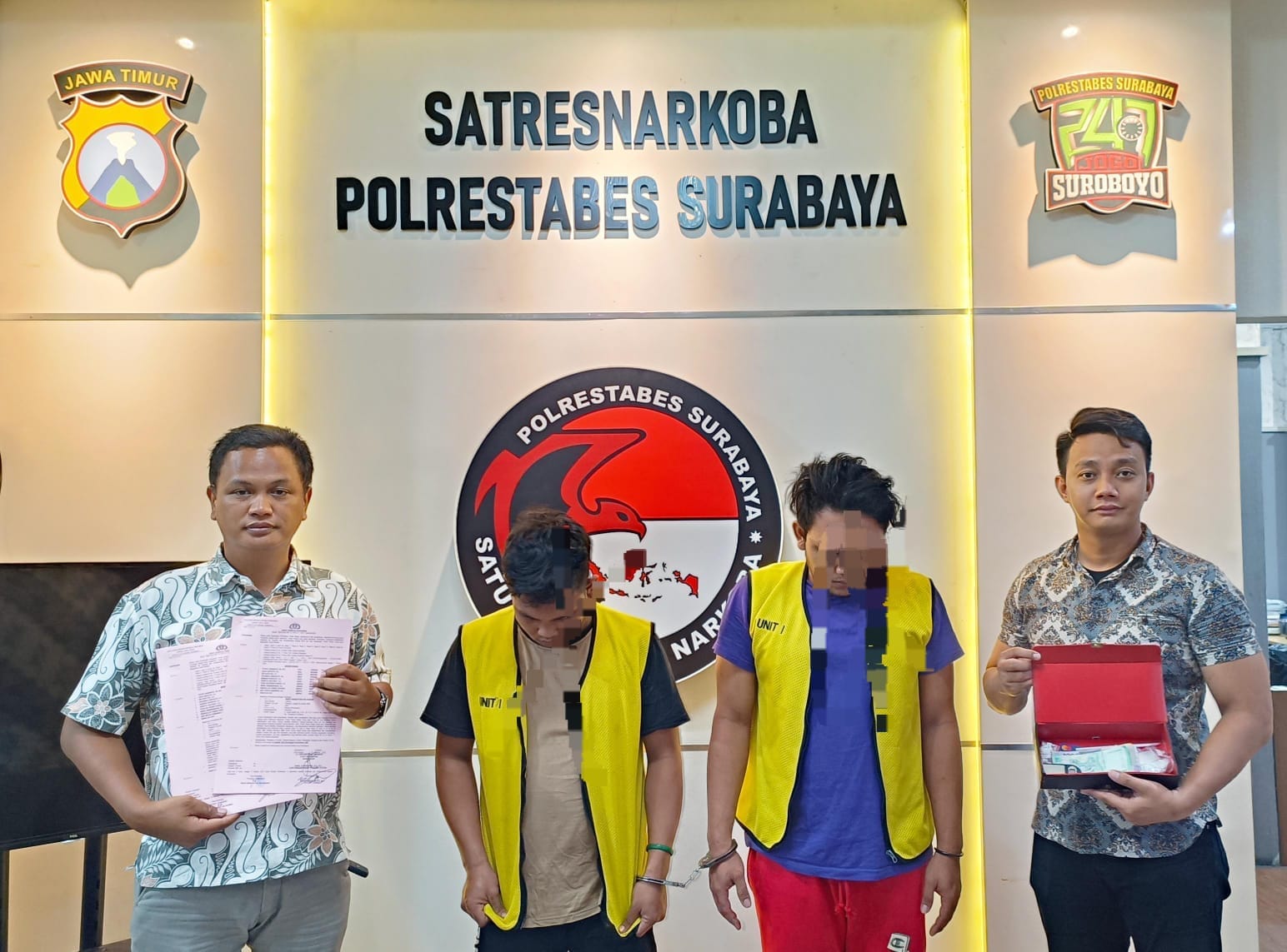 Satresnarkoba Polrestabes Surabaya Amankan Kakak Adik Edarkan Narkoba