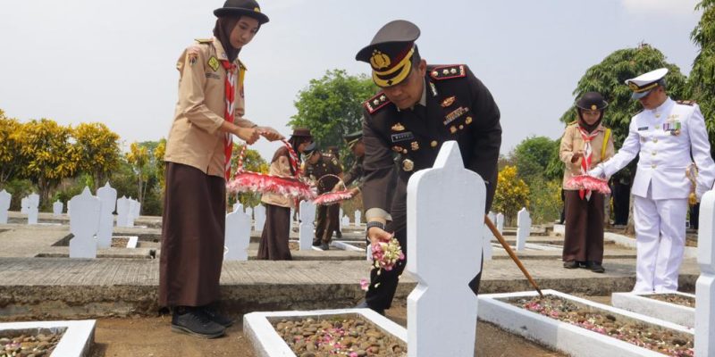Peringati Hari Pahlawan, Kapolres Bersama Jajaran Forkopimda Gelar Ziarah Nasional Tingkat Kabupaten Pekalongan