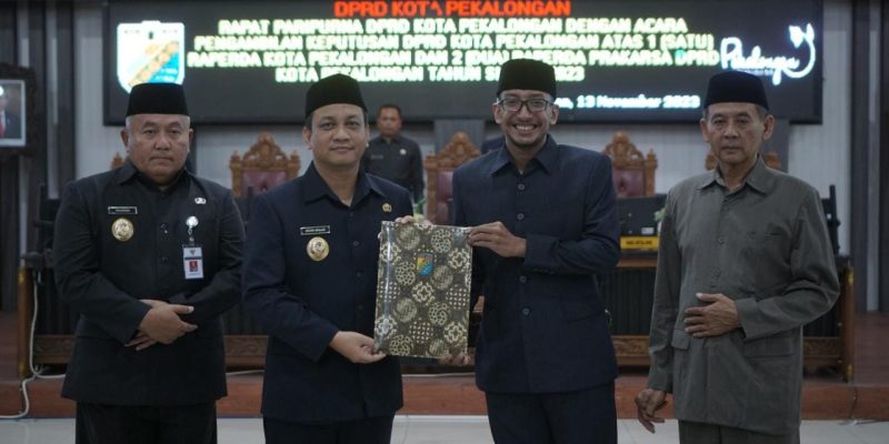 Dua Raperda Usulan DPRD Ditetapkan Jadi Perda Kota Pekalongan