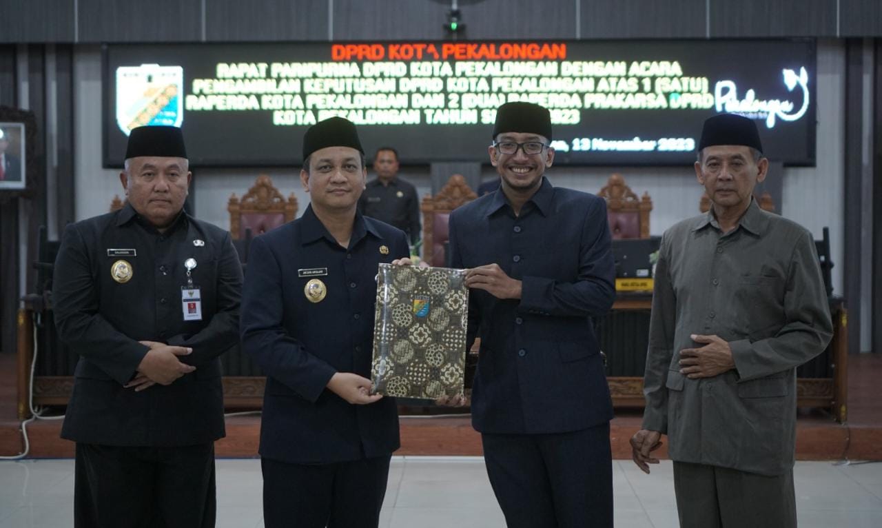 Dua Raperda Usulan DPRD Ditetapkan Jadi Perda Kota Pekalongan