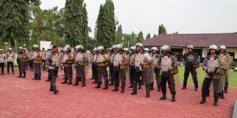 Kapolres Pekalongan bersama Pejabat Utama dan Para Perwiranya Berseragam PHH Dalmas Lengkap, Ada Apa?