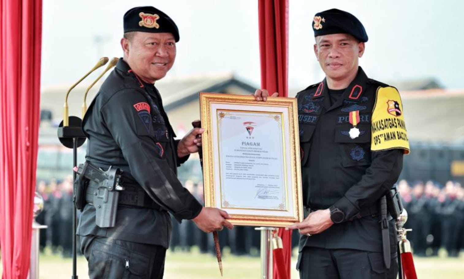 HUT Brimob ke – 78 Wakapolda Jatim Dinobatkan Sebagai Warga Kehormatan