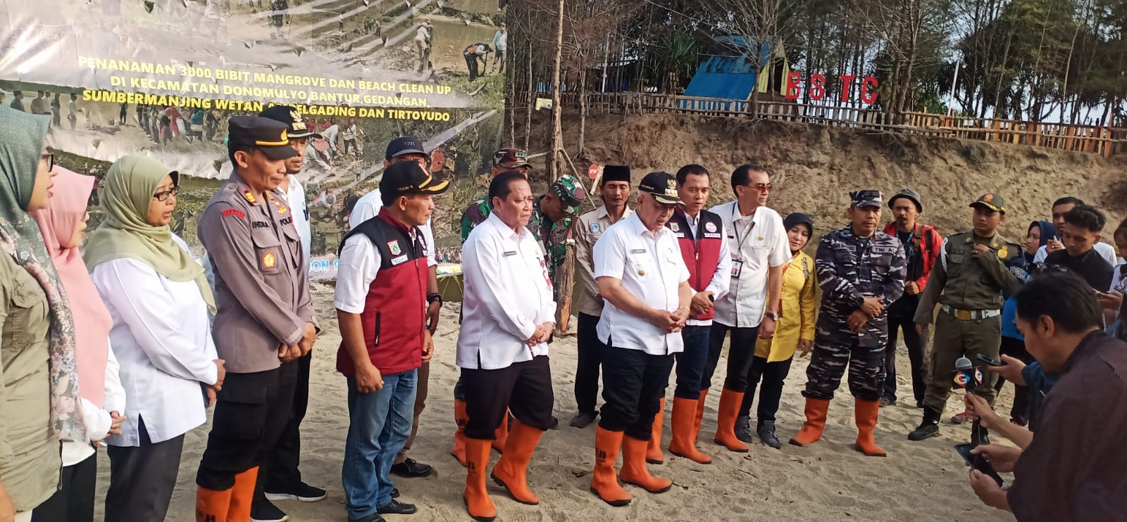 Bajul Mati Beach Festival 2023, Bupati Malang Tanam Mangrove dan Lepas Tukik