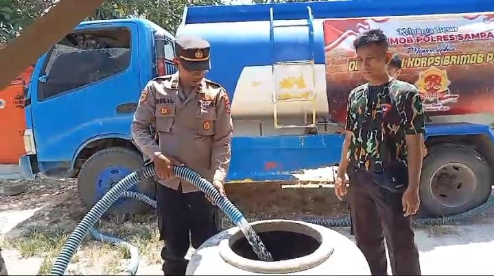 Peringati HUT Brimob Ke-78, Eks Brimob Nusantara Polres Sampang Salurkan 30.000 Liter Air Bersih Di Kabupaten Sampang