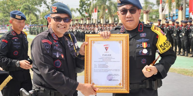 HUT ke-78 Korps Brimob, Dua Pimpinan Polda Kalteng Diangkat Jadi Warga Kehormatan