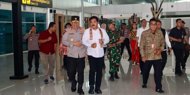 Kapolda Kalteng Sambut Kedatangan Menteri ATR/BPN  di Bumi Tambun Bungai