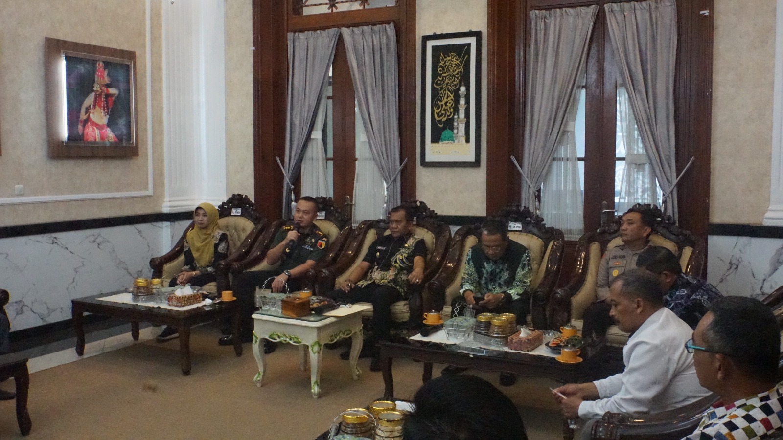 Dandim 0822 Bondowoso Hadiri Coffee Morning dan Silaturahmi Forkopimda Bersama Ketua Partai Politik Kab Bondowoso