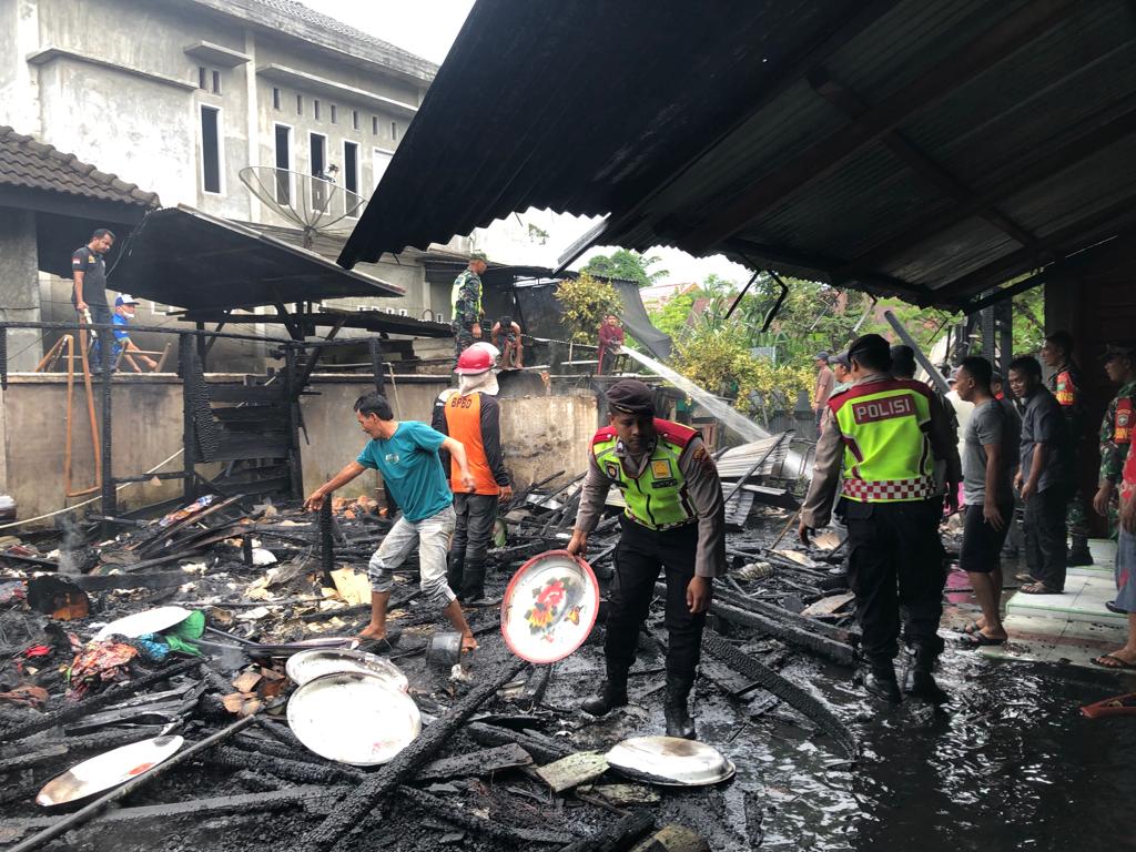 Satu unit Rumah warga Kota Langsa Ludes Terbakar. Polisi Polres Langsa amankan TKP