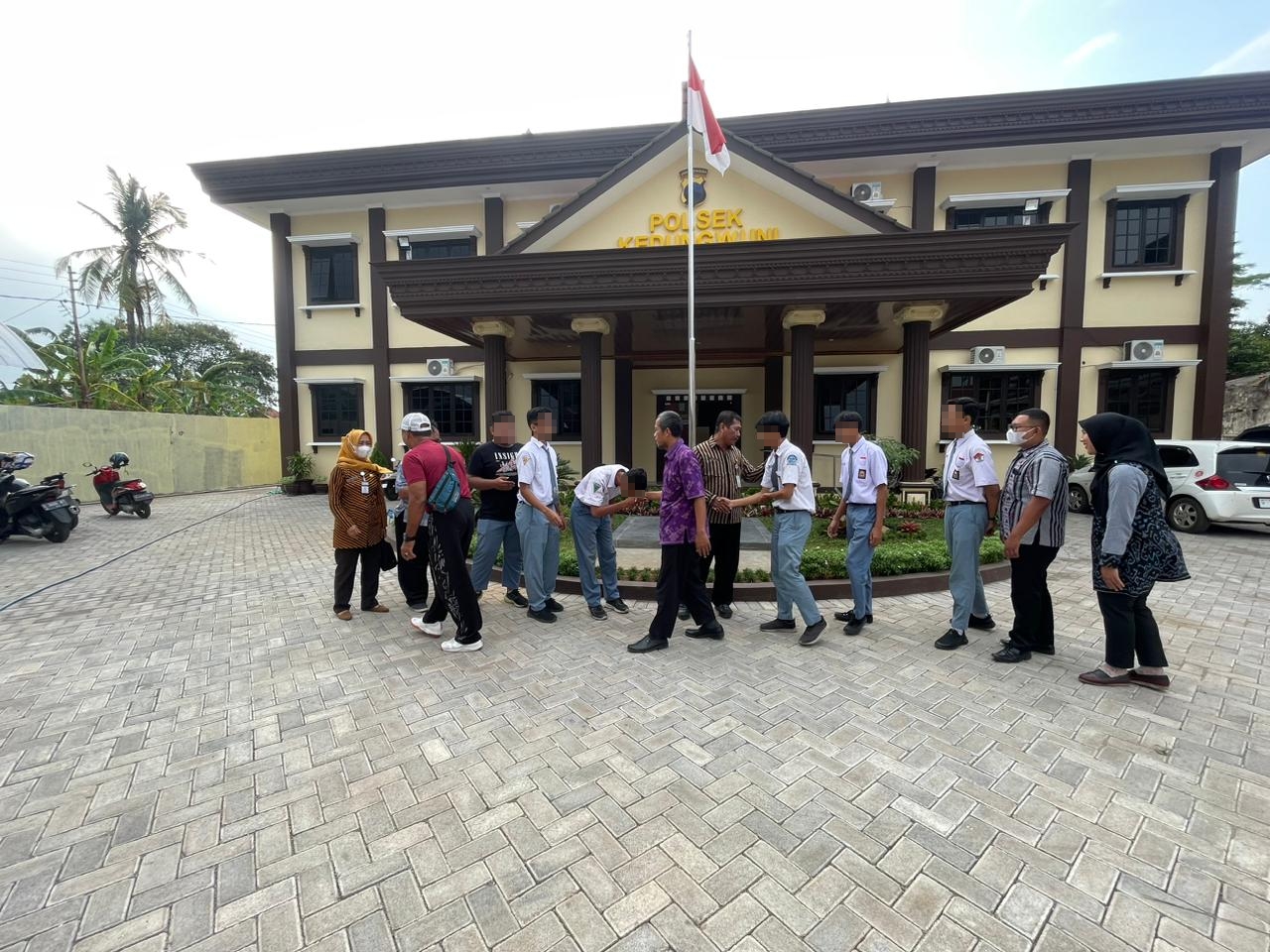 Polsek Kedungwuni Mediasi Tawuran Pelajar SMAN 1 Batang dan SMAN 3 Pekalongan