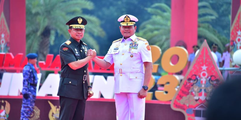Komandan Puspenerbal Saksikan Sertijab Panglima TNl di Palza Mabes TNl Cilangkap