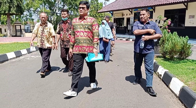 Puluhan Korban Investasi Bodong Berkedok Arisan PCX Geruduk Polres Pekalongan