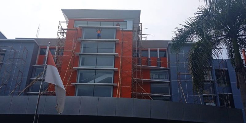 Perawatan Gedung Block Office Kota Malang Diduga Kontraktor Abaikan K3