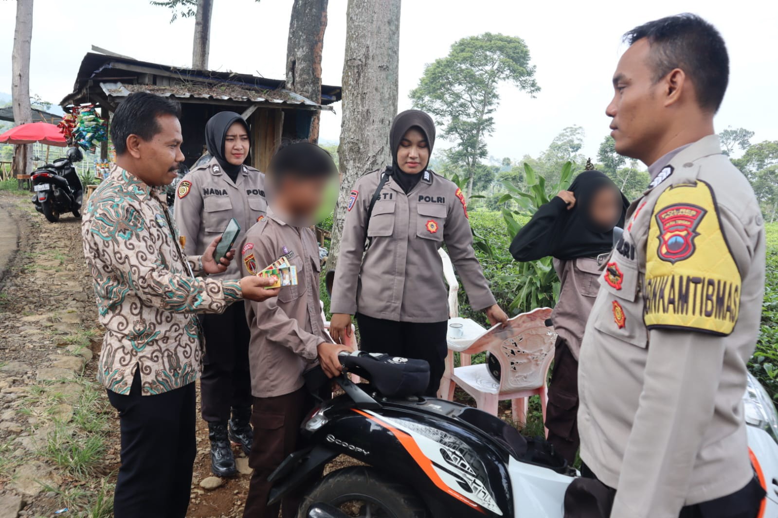 Antisipasi Kenakalan Remaja, Polres Batang Lakukan Patroli Rutin Pada Siswa Bolos Sekolah