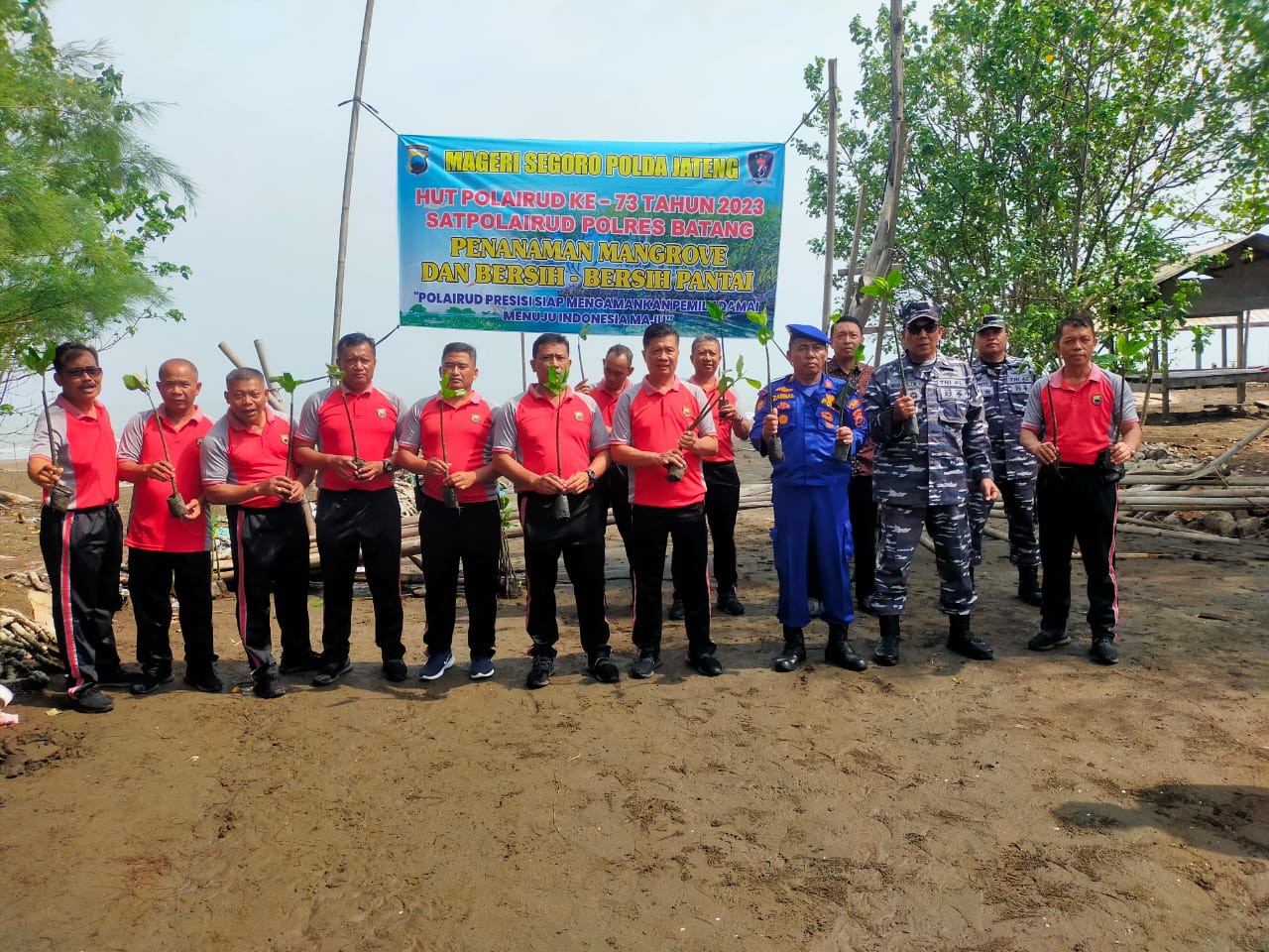 HUT ke-73 Polairud, Polres Batang Gelar Aksi Tanam Mangrove