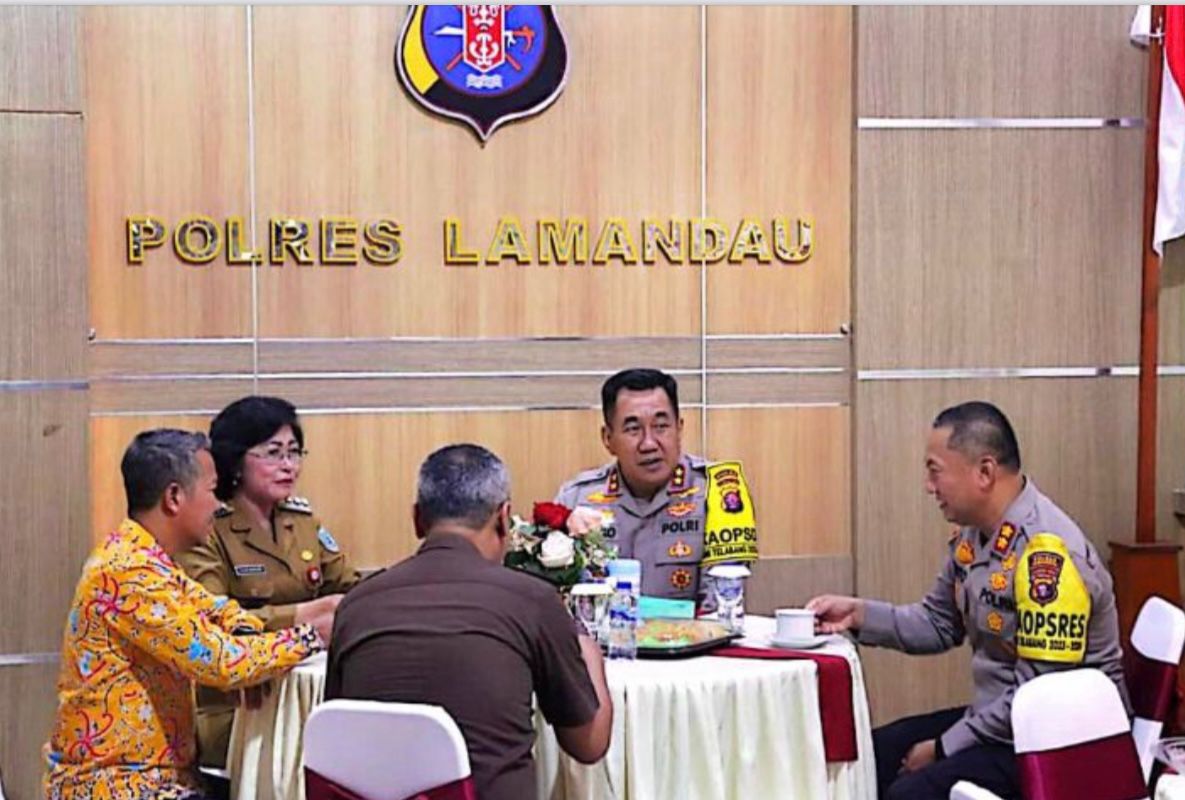 Kunker ke Polres Lamandau, Kapolda Kalteng Resmikan Mako Polsek Bulik