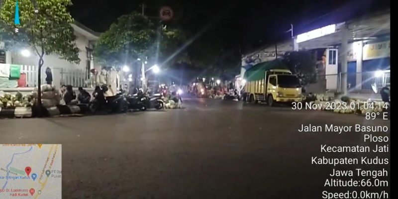 Pedagang Bebas Beroperasi Disepanjang Jalan Trotoar, Dinas Terkait Kabupaten Kudus Tutup Mata