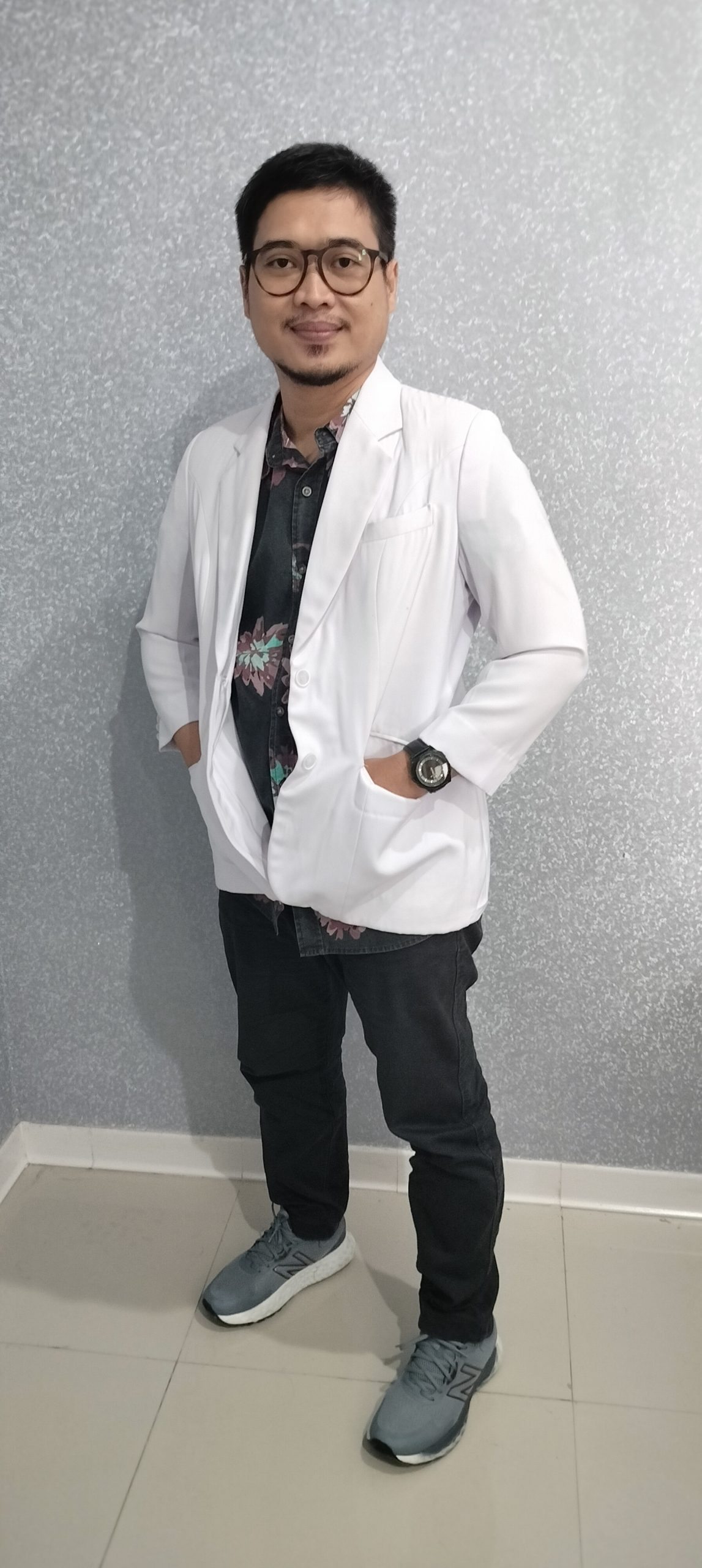 Fariza Hakim Rio B, Dokter Konsultan Bedah Digestife Pertama di Sampang