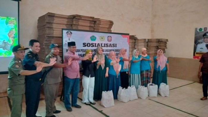 Satpol PP Pamekasan Gelar Pemahaman Perundang-undangan Rokok Ilegal di Gudang PR Rudal Mas