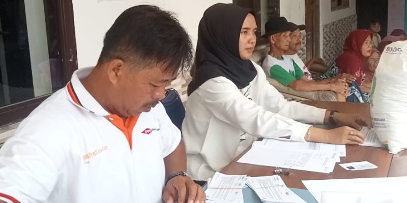 Bantuan Sosial Desa Bogo Kidul Kecamatan Plemahan Dibagikan Secara Kondusif & Lancar